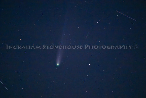 Lemmon comet in night sky 2025