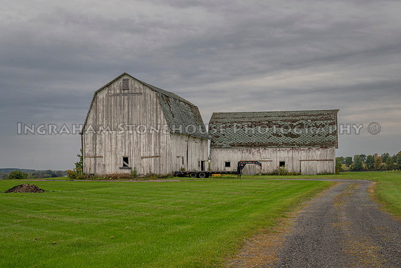 Barn Canandaigua along NY 20