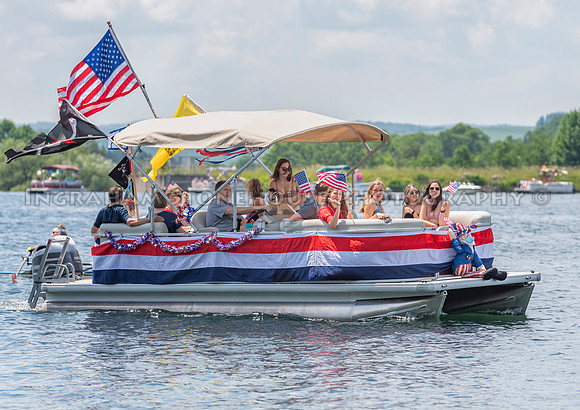 boat parade _464-1