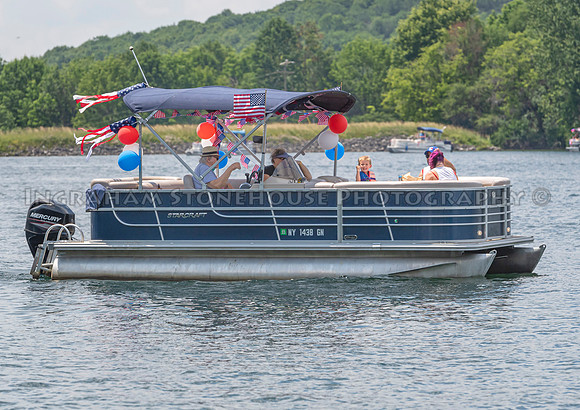 boat parade _1164-1